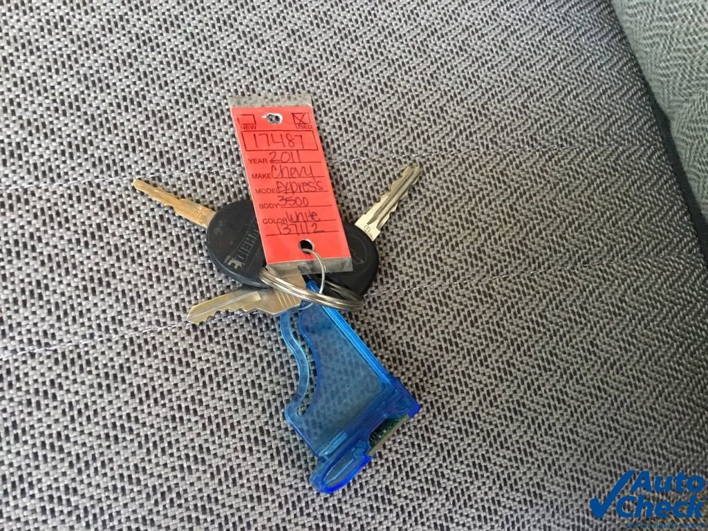 Used 2011 Chevrolet Express 3500 image 37