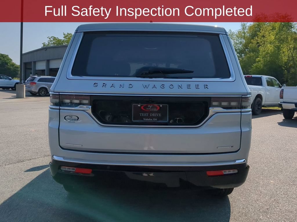 New 2023 Jeep Grand Wagoneer Series III AWD/4WD image 7