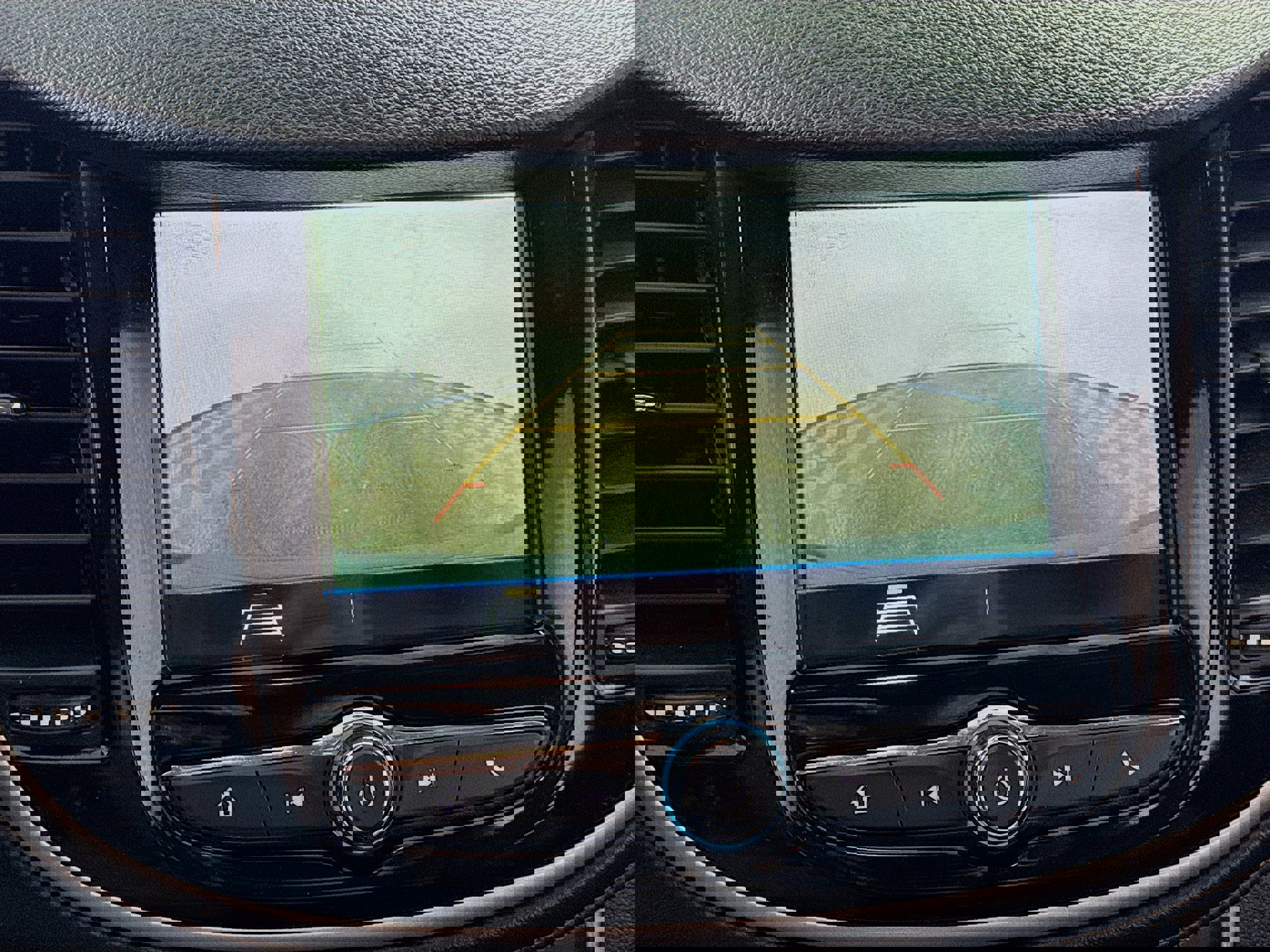 Used 2019 Chevrolet Trax LT image 3