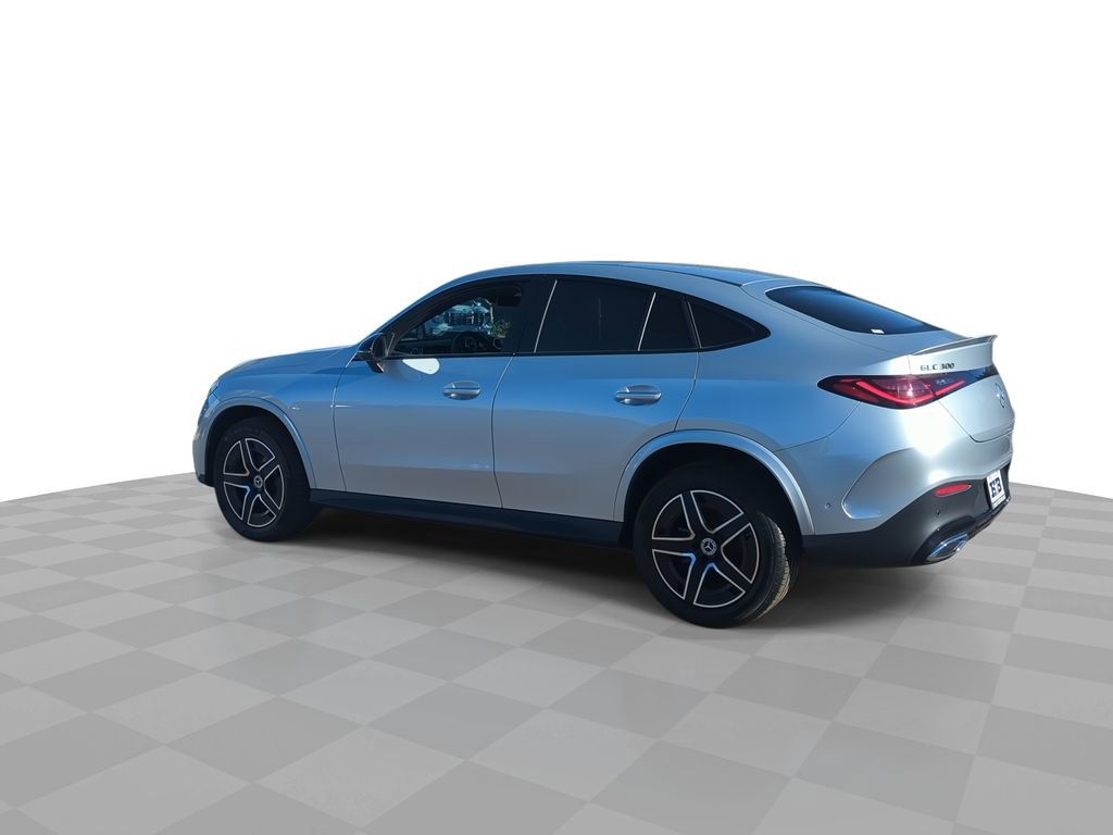 Used 2025 Mercedes-Benz GLC 300 4MATIC image 6