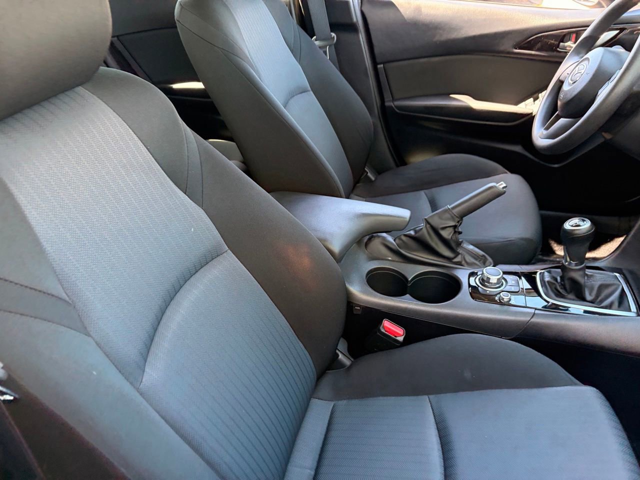 Used 2016 MAZDA MAZDA3 i Sport FWD image 12
