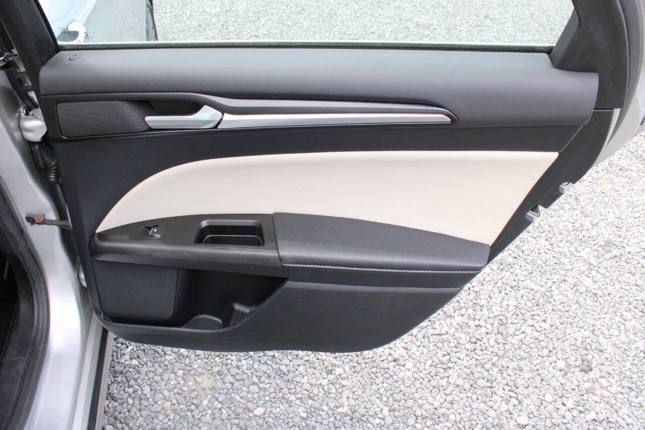 Used 2017 Ford Fusion Energi Titanium FWD image 24