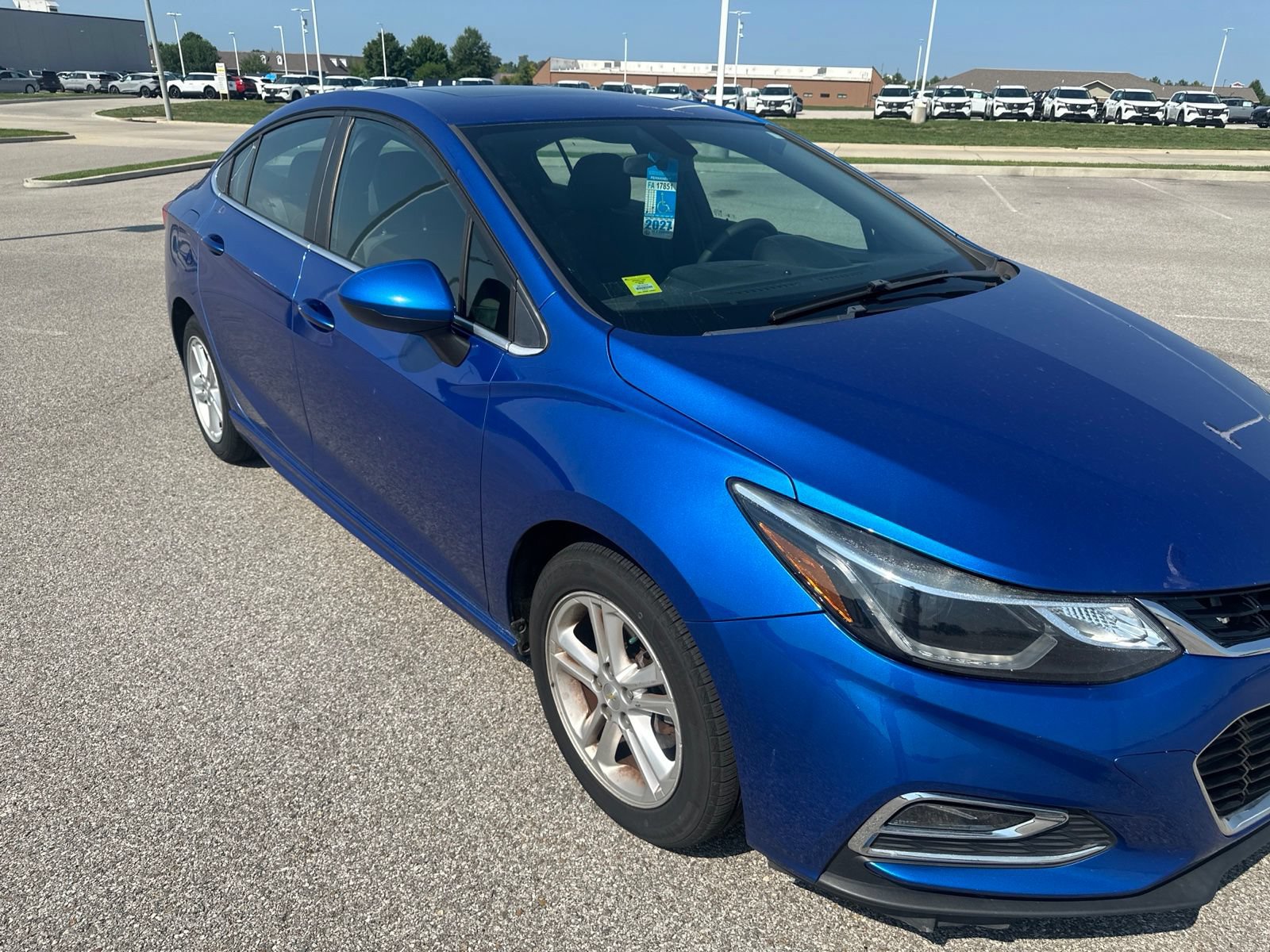 Used 2017 Chevrolet Cruze LT w/ Sun And Sound Package FWD image 4