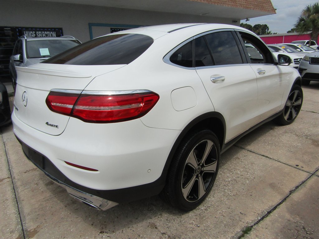 Used 2018 Mercedes-Benz GLC 300 4MATIC Coupe image 4