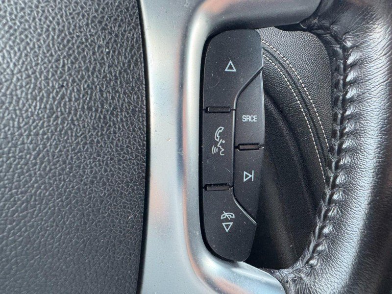 Used 2016 Chevrolet Traverse LT FWD image 17