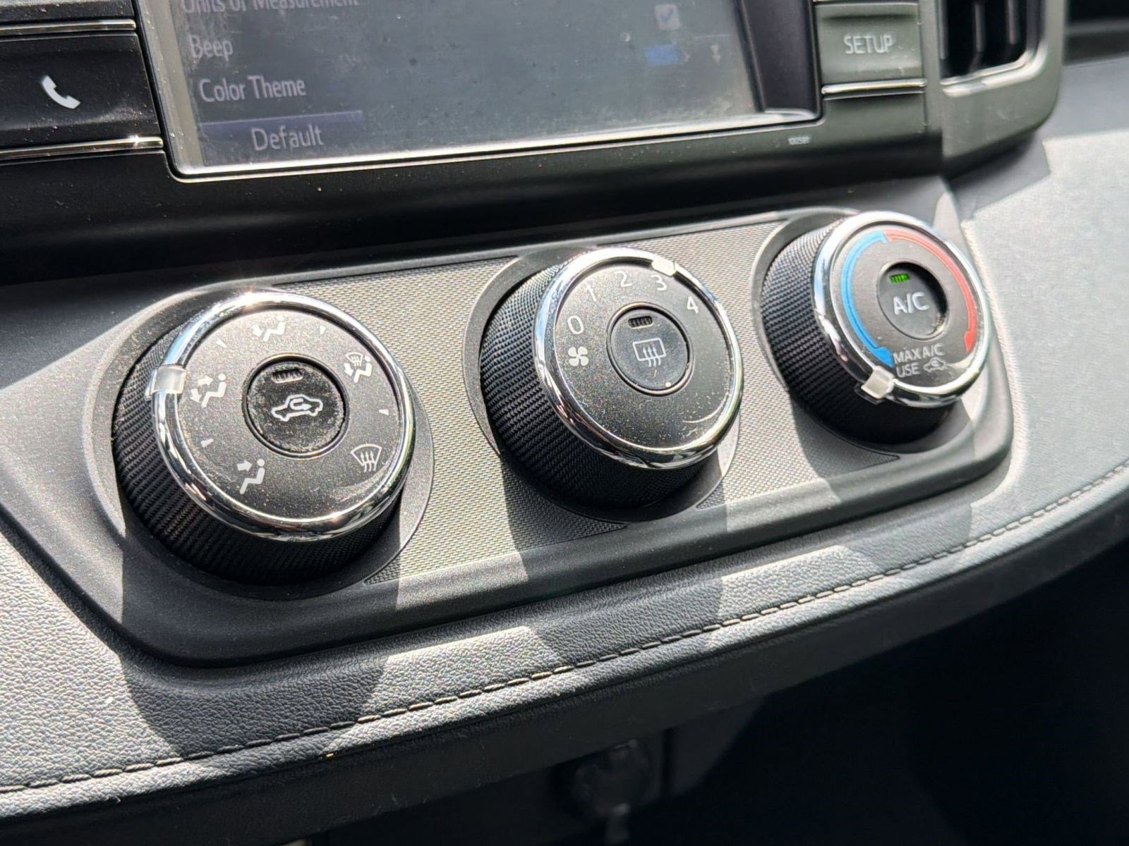 Used 2018 Toyota RAV4 LE image 15