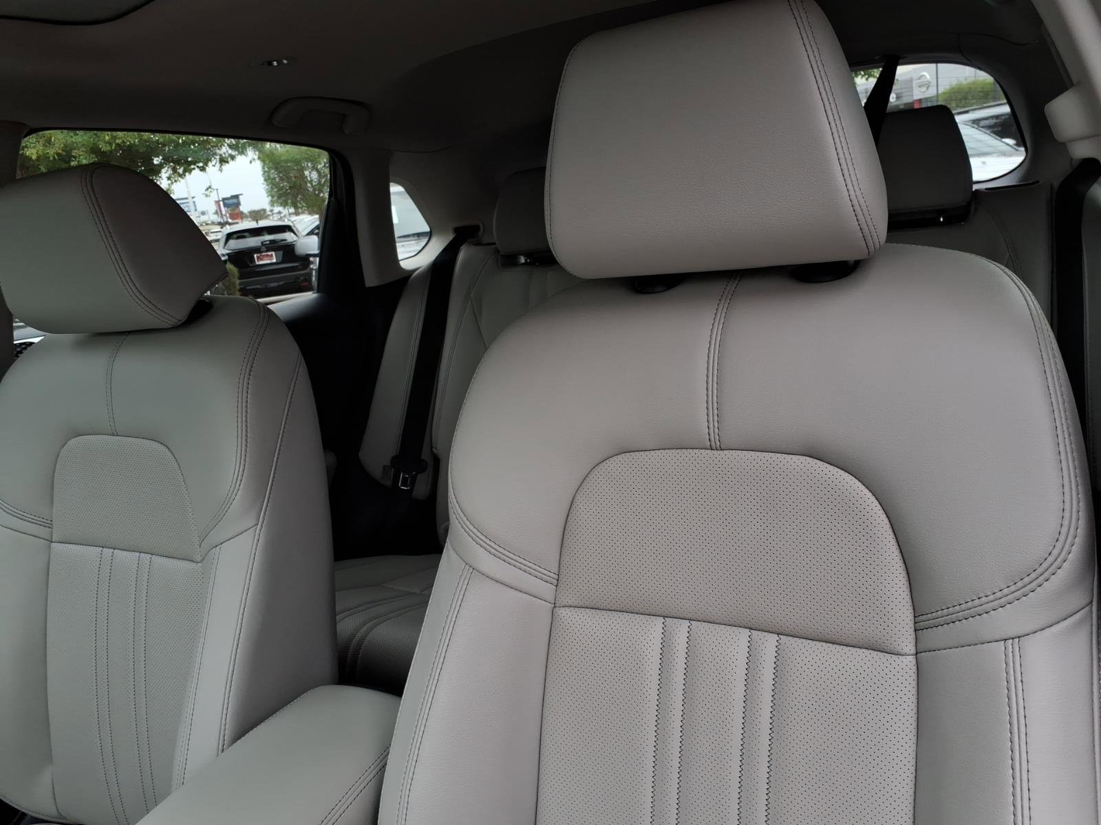 Used 2025 Honda HR-V EX-L image 15