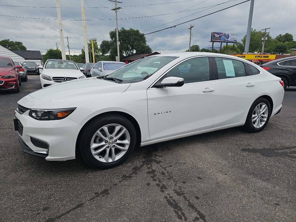 Used 2017 Chevrolet Malibu LT image 14