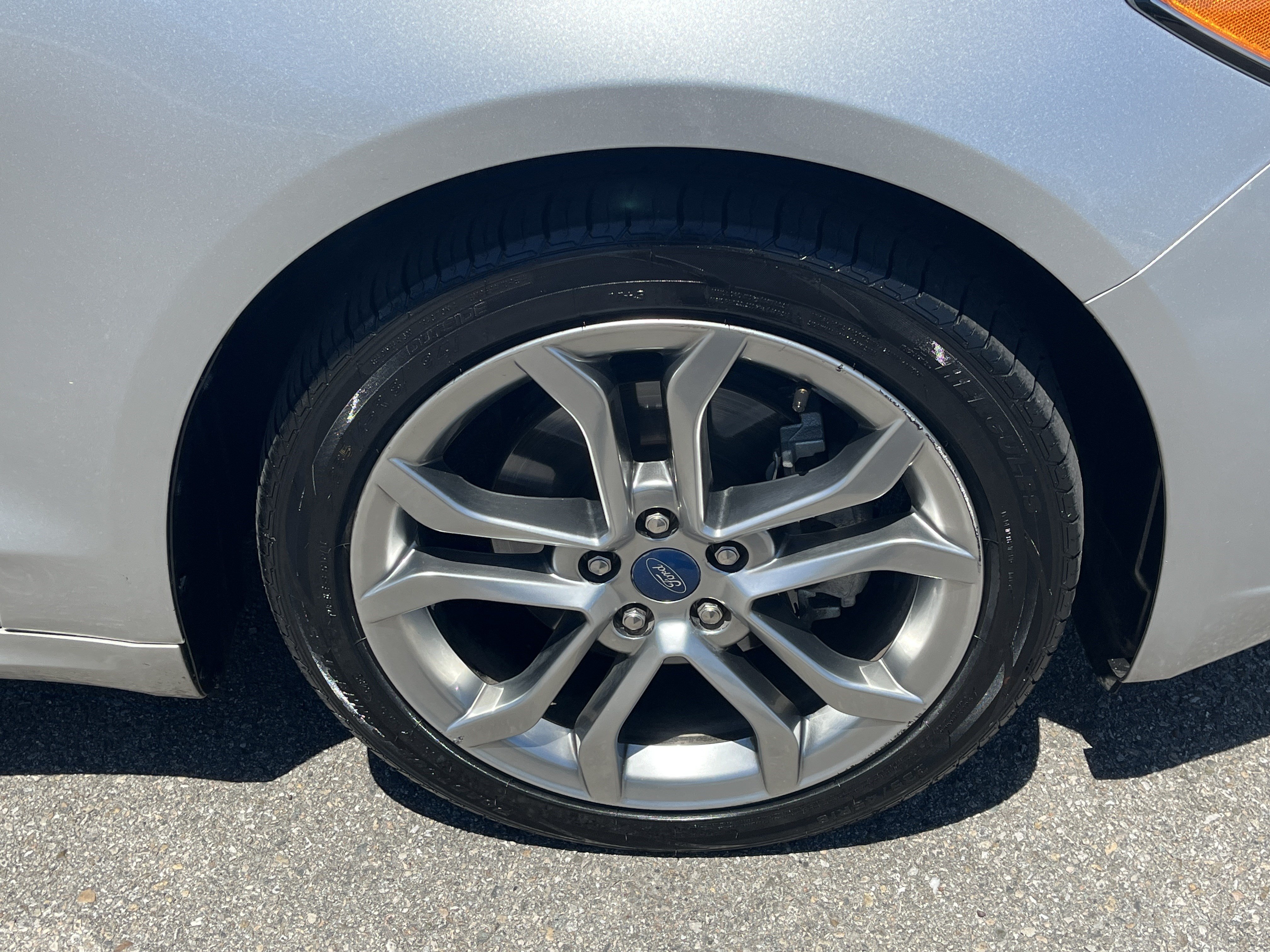 Used 2019 Ford Fusion SEL FWD image 28