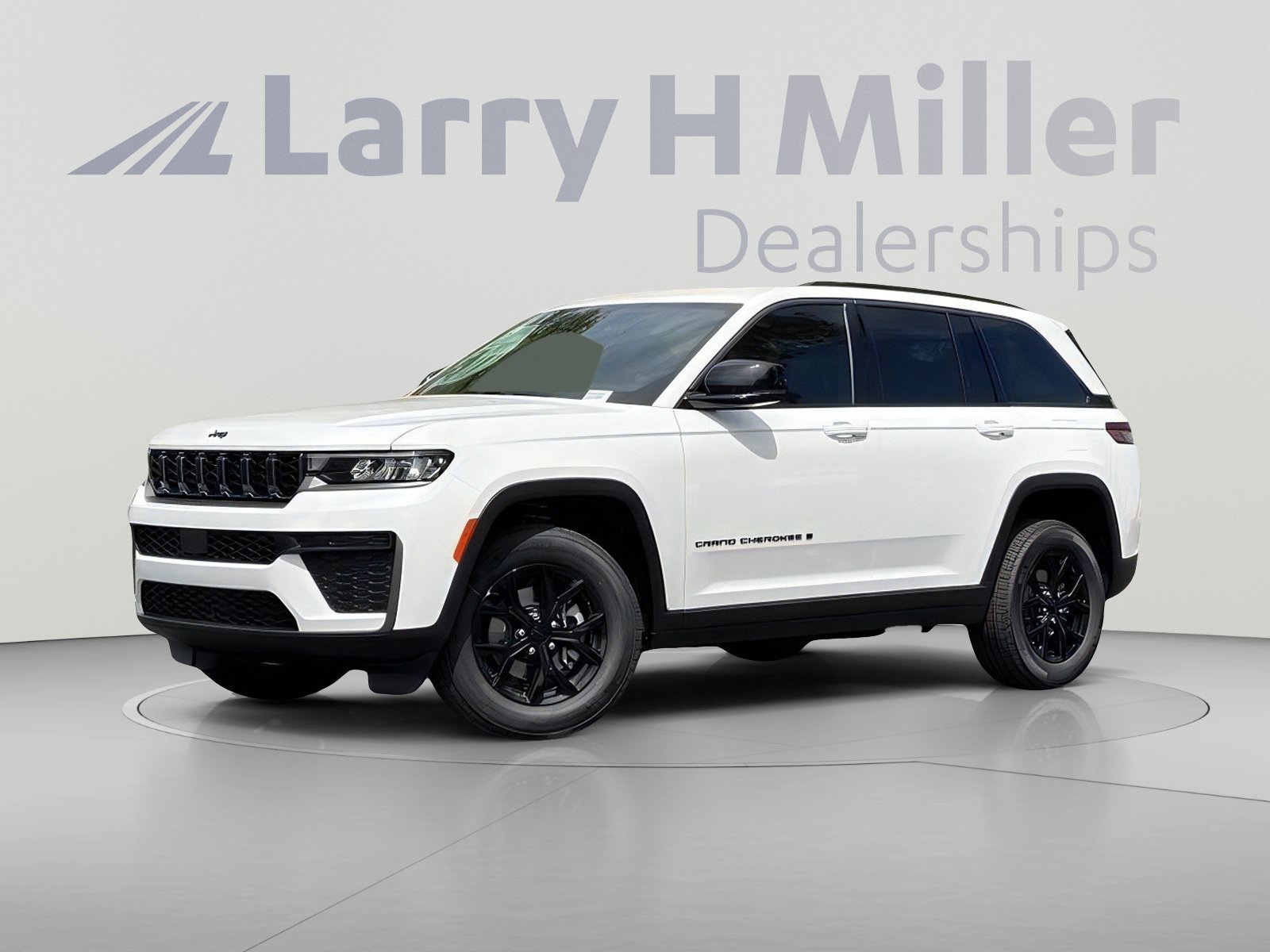 New 2026 Jeep Grand Cherokee Altitude RWD image 1
