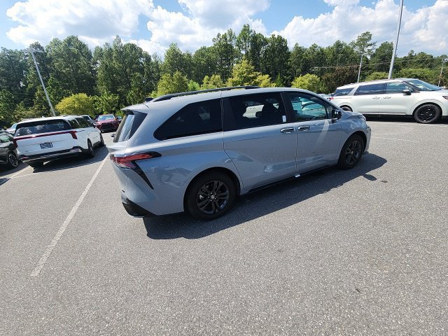 Certified 2025 Toyota Sienna XSE w/ XSE Plus Package AWD/4WD image 15