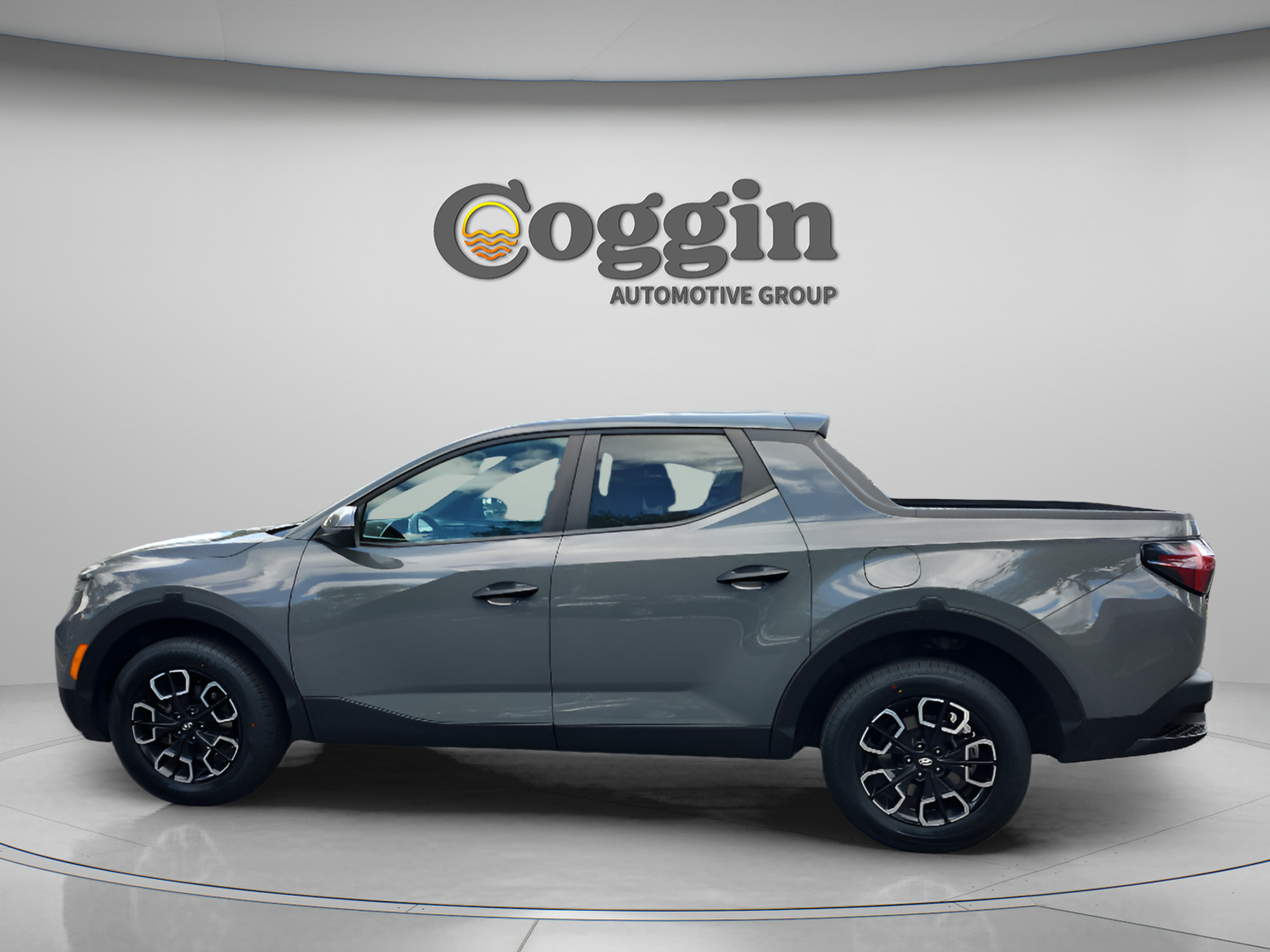 Used 2024 Hyundai Santa Cruz SEL FWD image 2