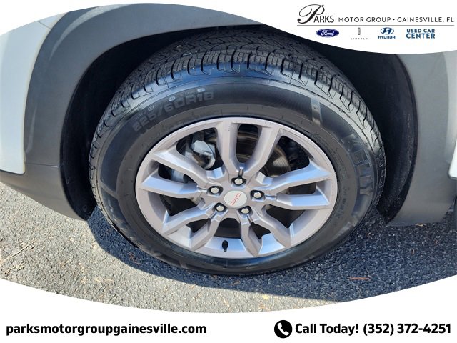 Used 2023 GMC Terrain SLT image 31