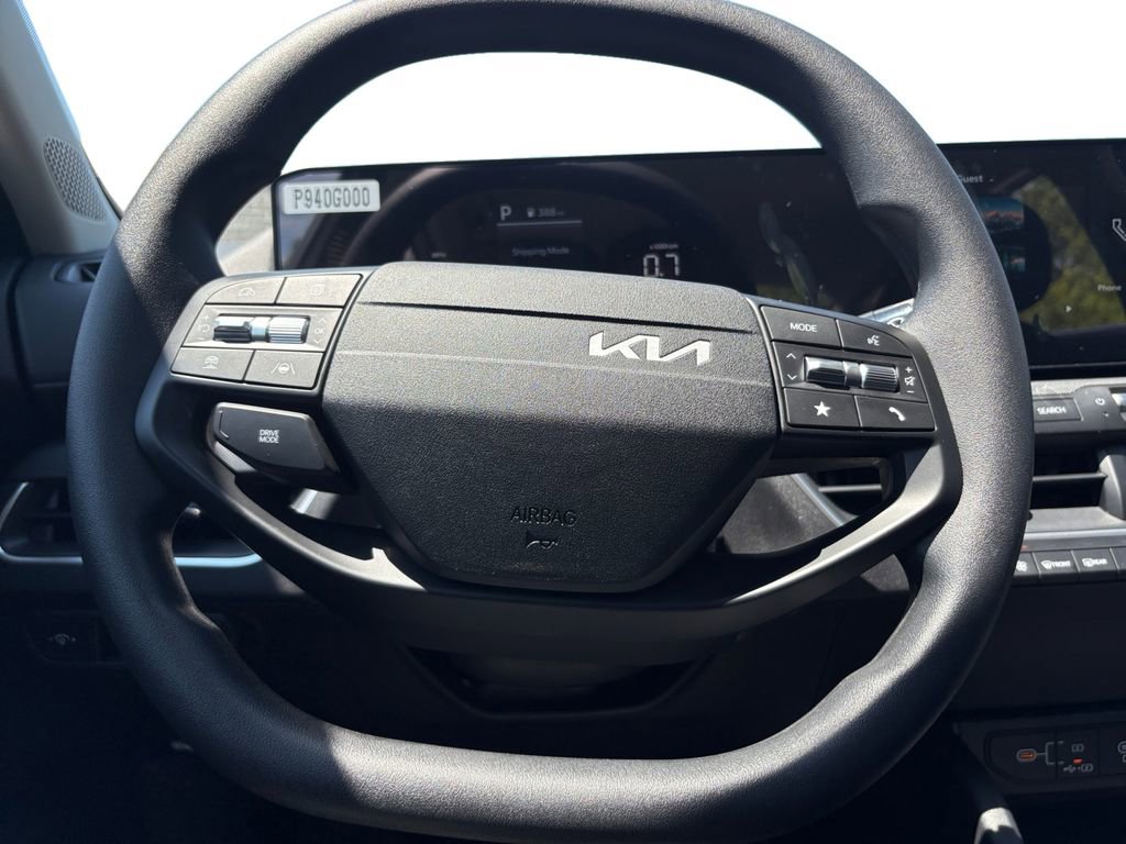 New 2025 Kia K4 LXS FWD image 12