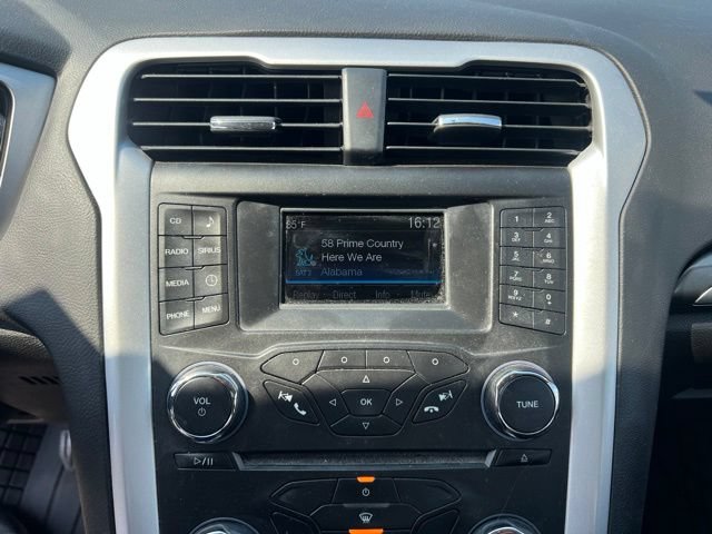 Used 2015 Ford Fusion SE FWD image 21