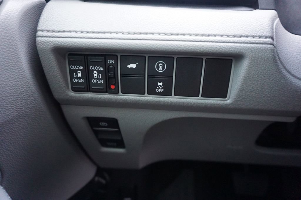 Used 2023 Honda Odyssey EX-L image 5