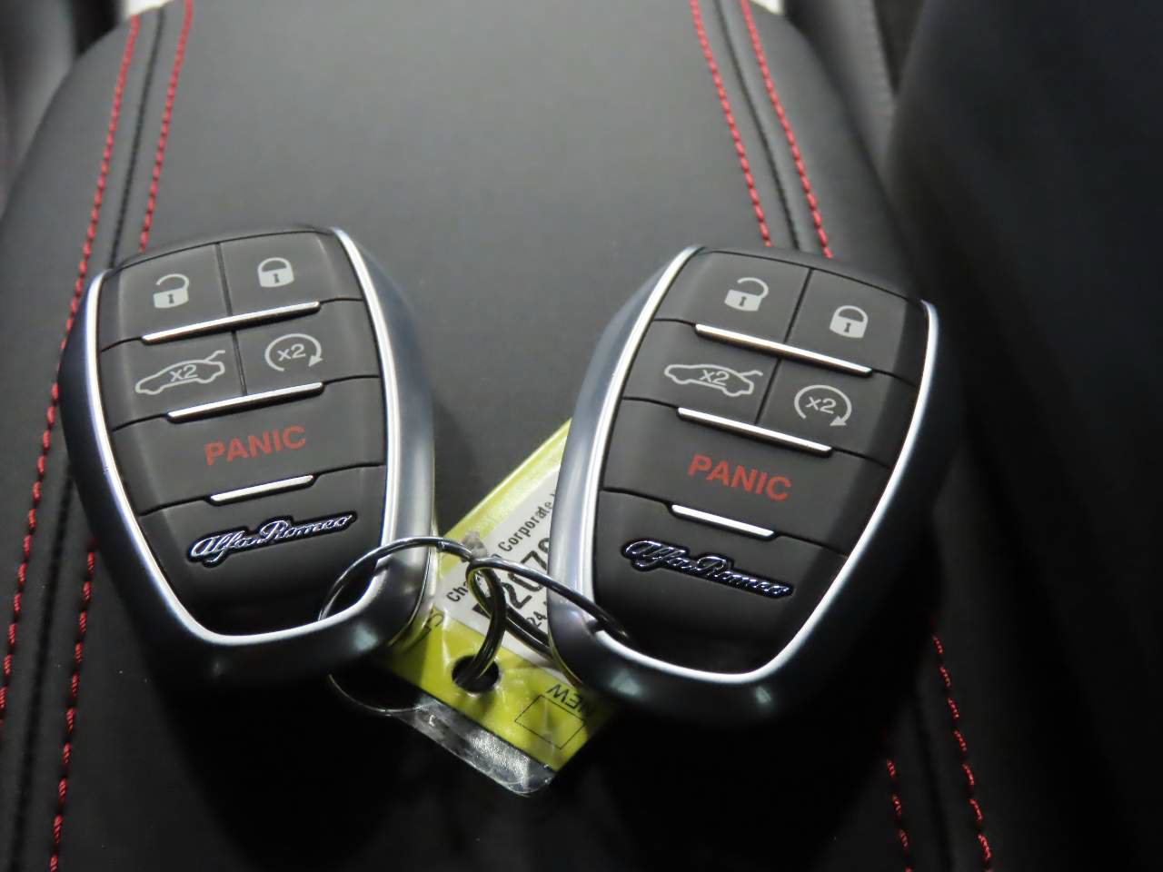 Used 2024 Alfa Romeo Tonale Veloce AWD/4WD image 18