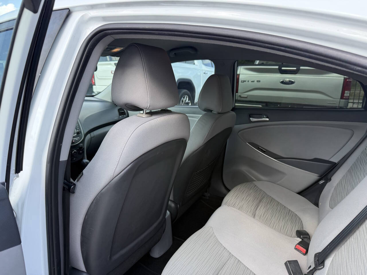 Used 2017 Hyundai Accent SE FWD image 12