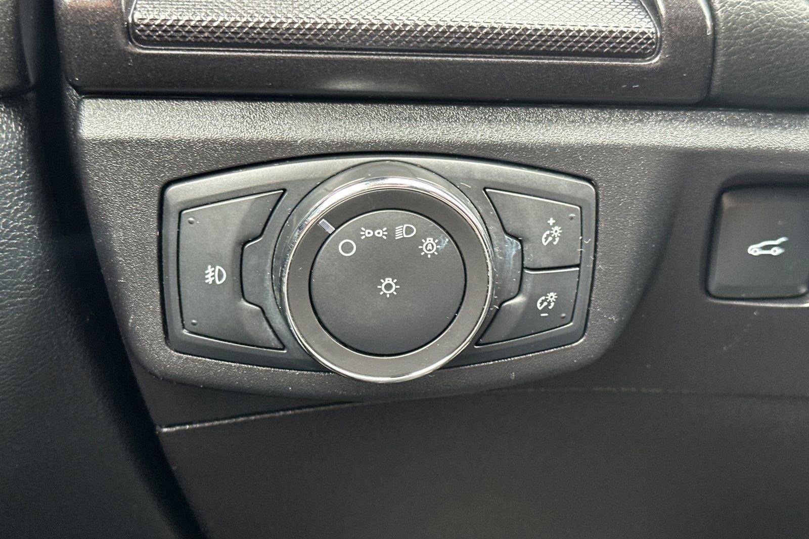 Used 2018 Ford Fusion S w/ Equipment Group 101A FWD image 28