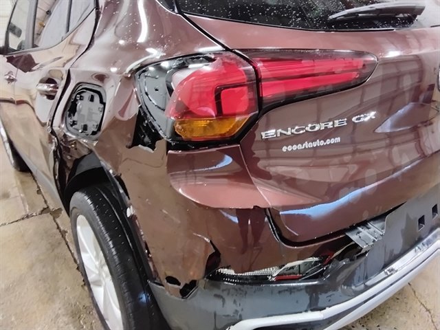 Used 2023 Buick Encore GX Preferred image 17