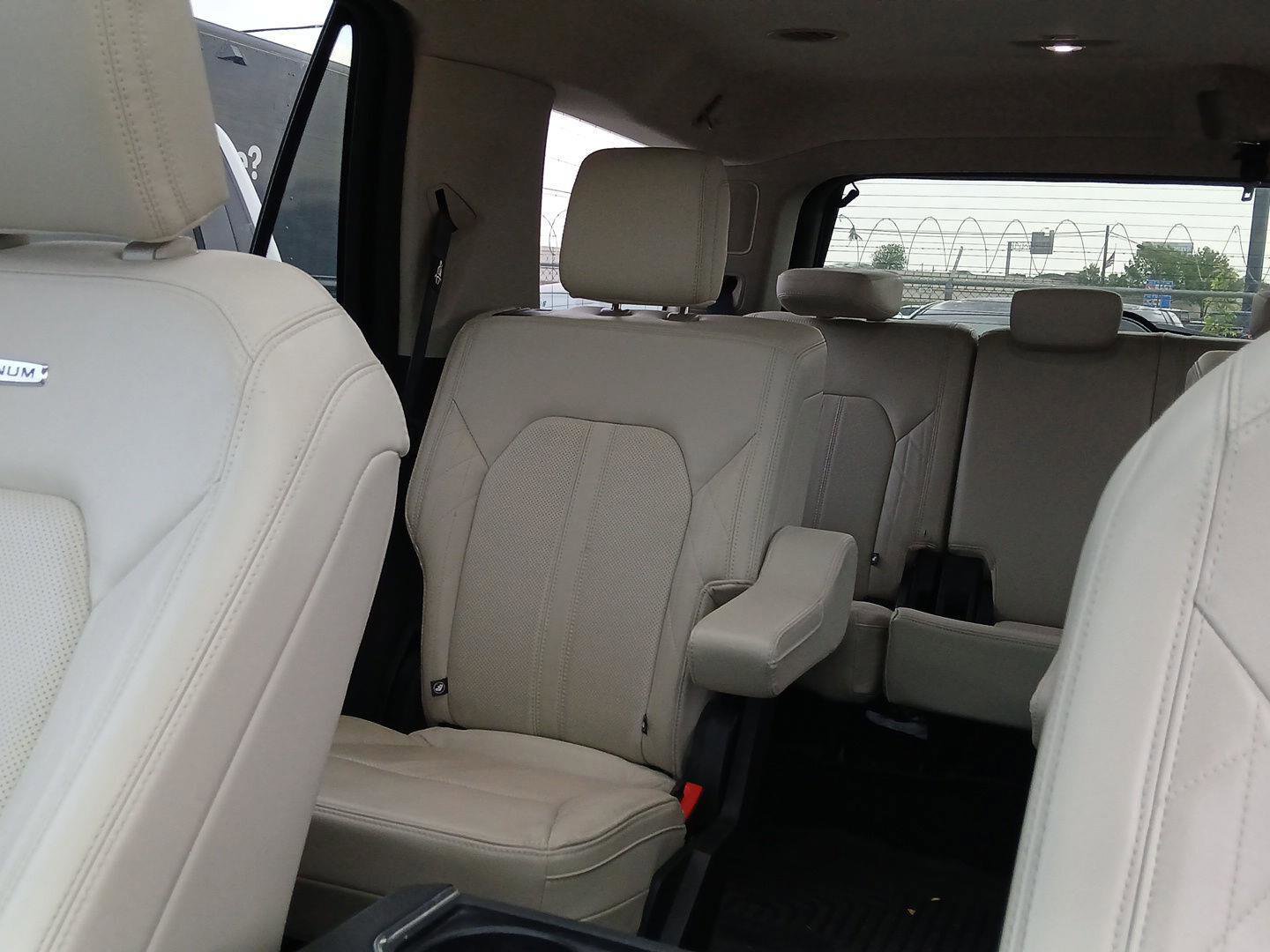 Certified 2019 Ford Expedition Platinum RWD image 18