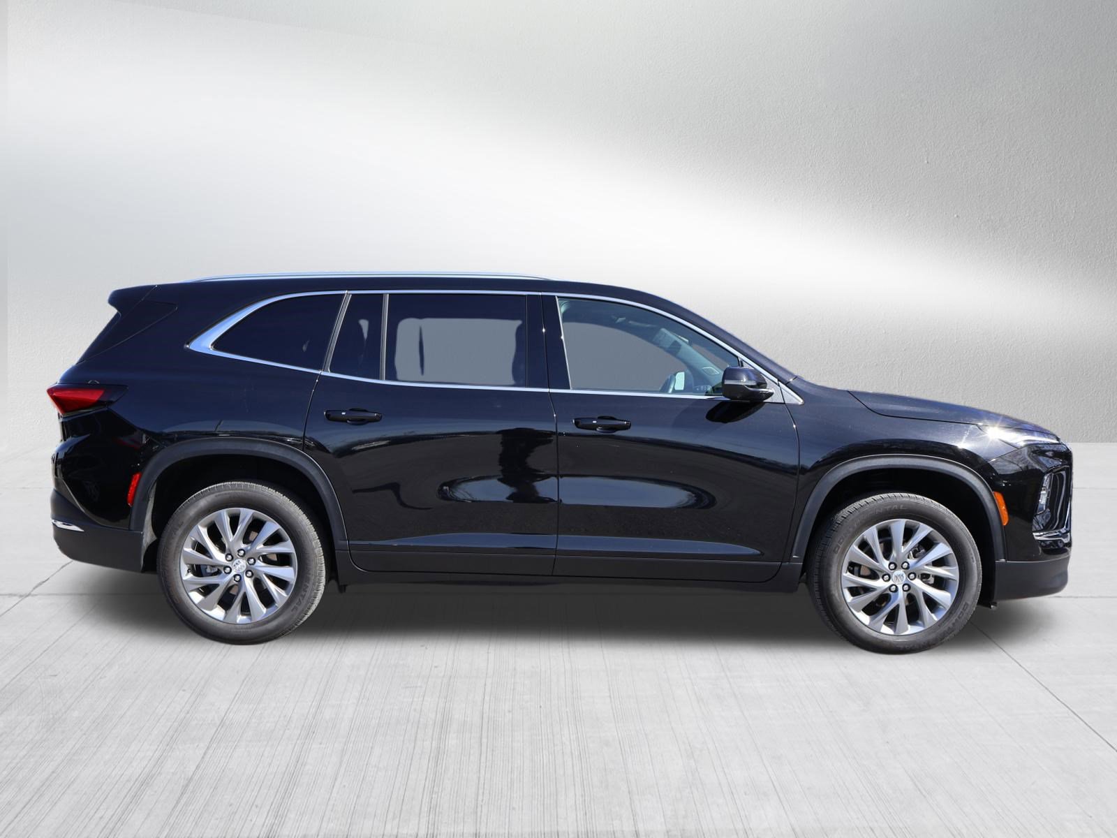 Used 2025 Buick Enclave Preferred image 8