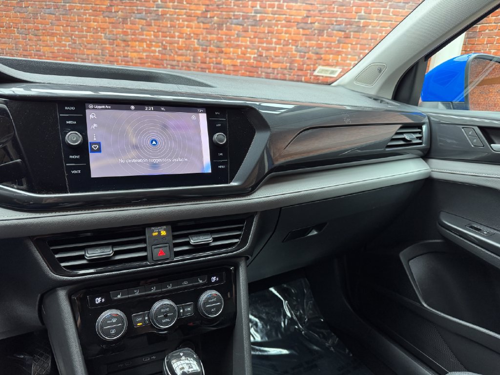 Used 2022 Volkswagen Taos SEL FWD image 18