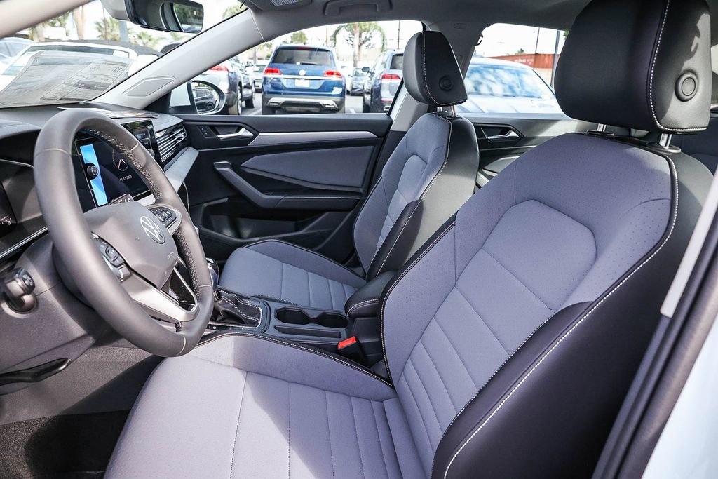 New 2026 Volkswagen Jetta SE image 30