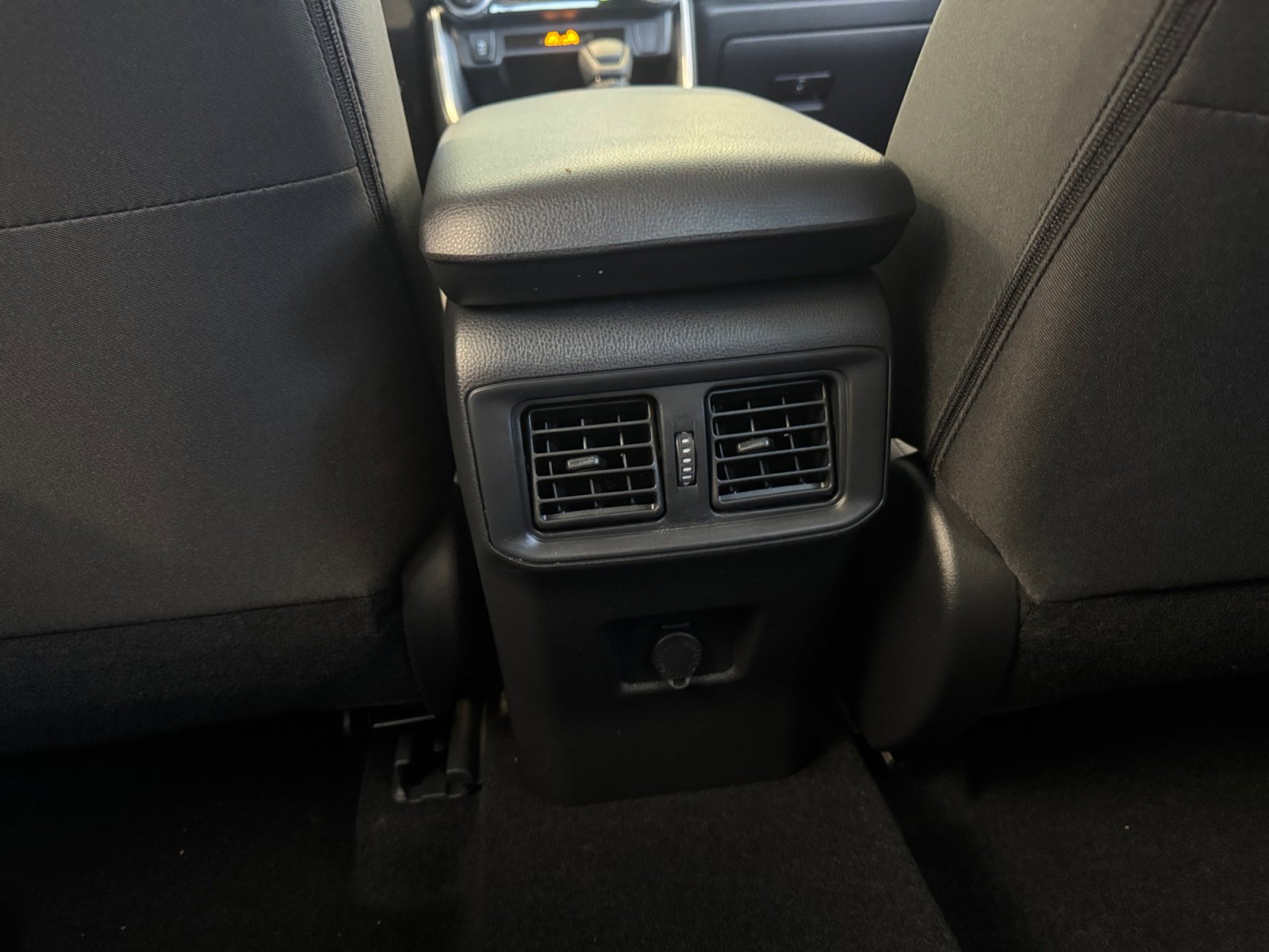 Certified 2025 Toyota RAV4 LE image 33