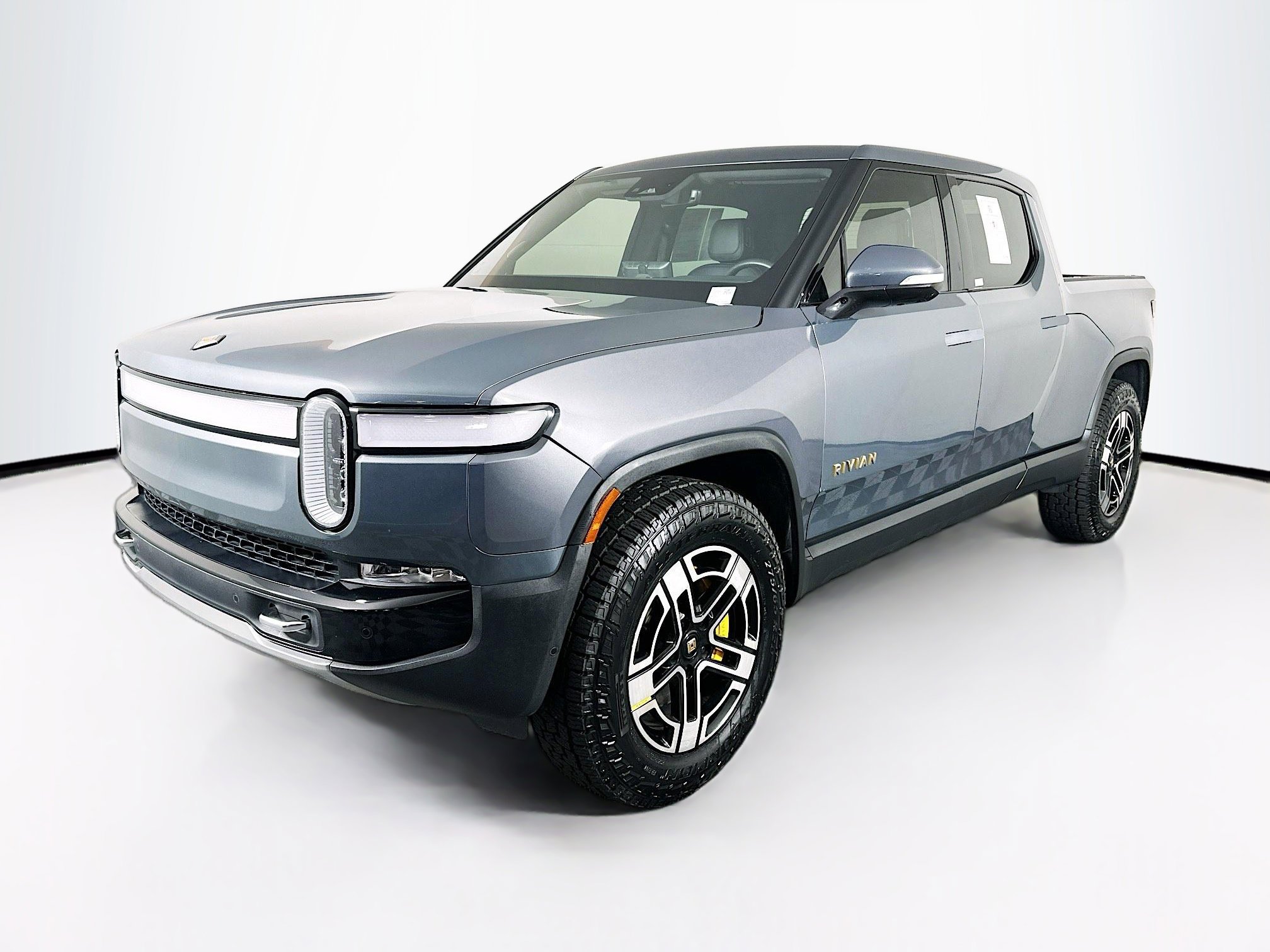 Used 2022 Rivian R1T Adventure image 3
