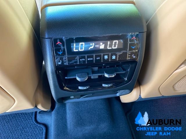Used 2025 Jeep Grand Cherokee L Summit w/ Obsidian Package AWD/4WD image 30