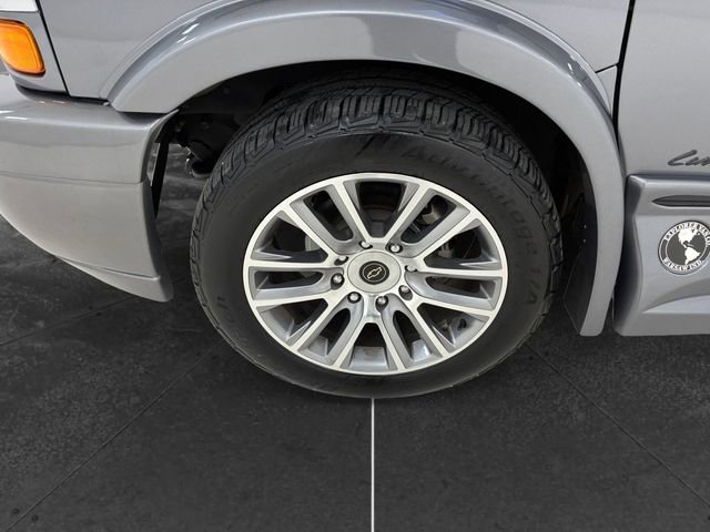 Used 2021 Chevrolet Express 3500 LS w/ Chrome Appearance Package image 8