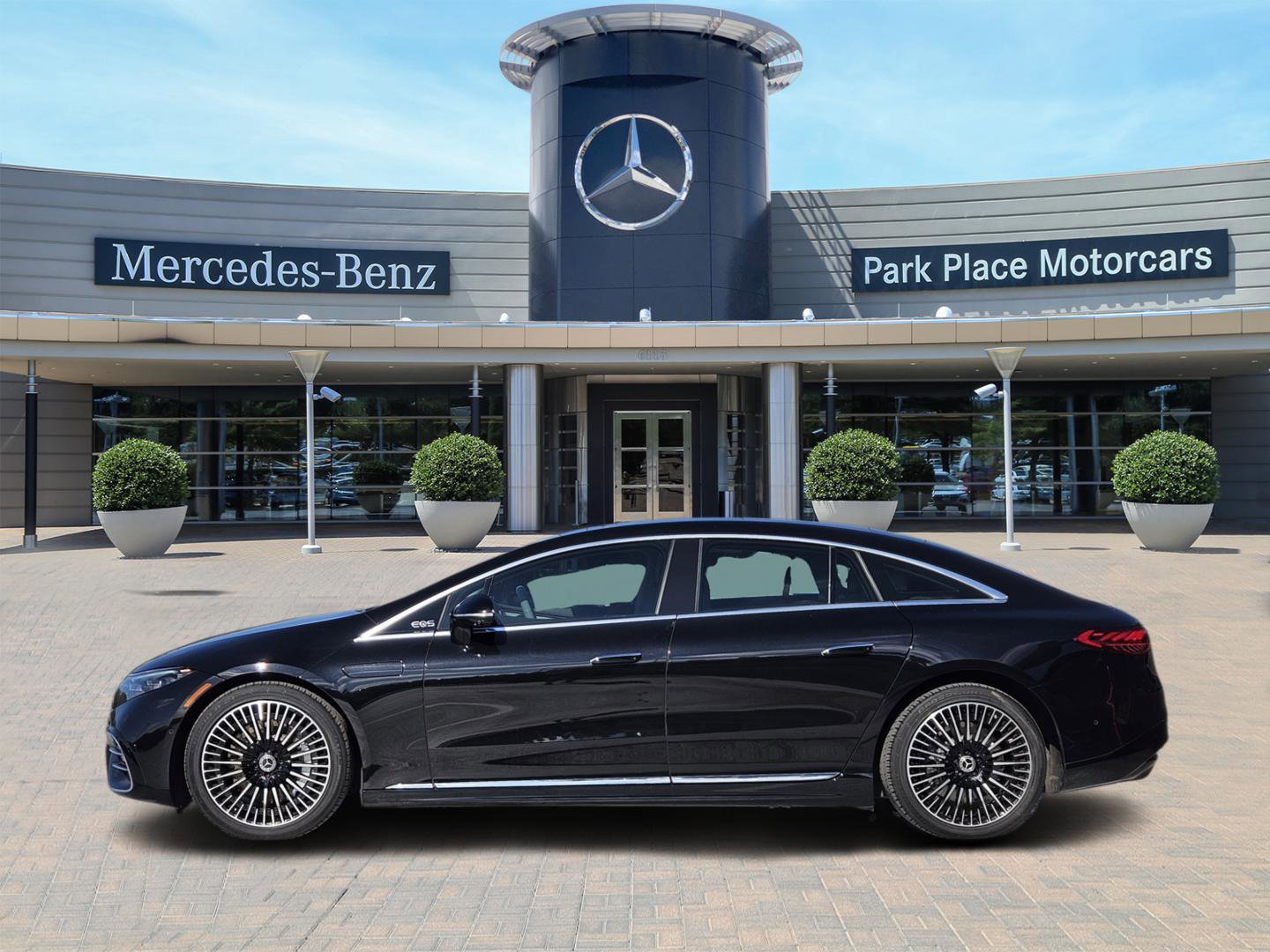 Used 2023 Mercedes-Benz EQS 450+ Sedan image 3