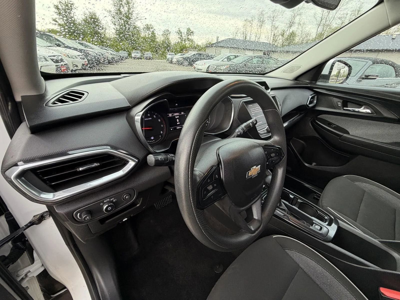 Used 2023 Chevrolet TrailBlazer LT FWD image 11