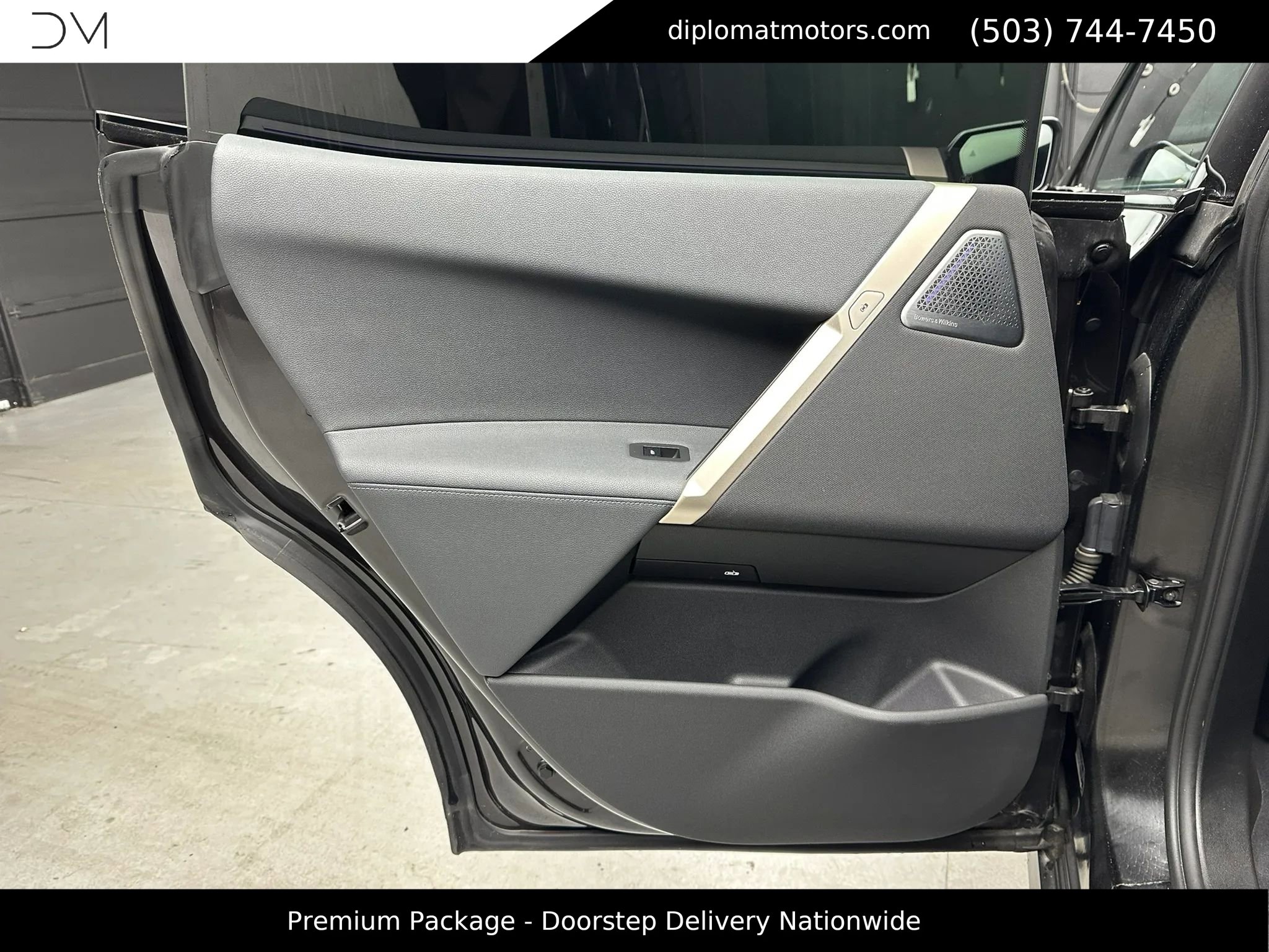 Used 2023 BMW iX xDrive50 w/ Premium Package image 27