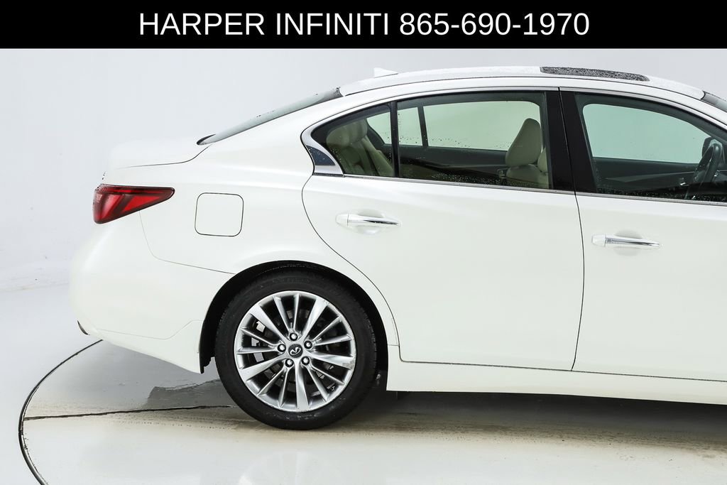 Used 2018 INFINITI Q50 Luxe w/ Essential Package (3.0T Luxe) AWD/4WD image 12