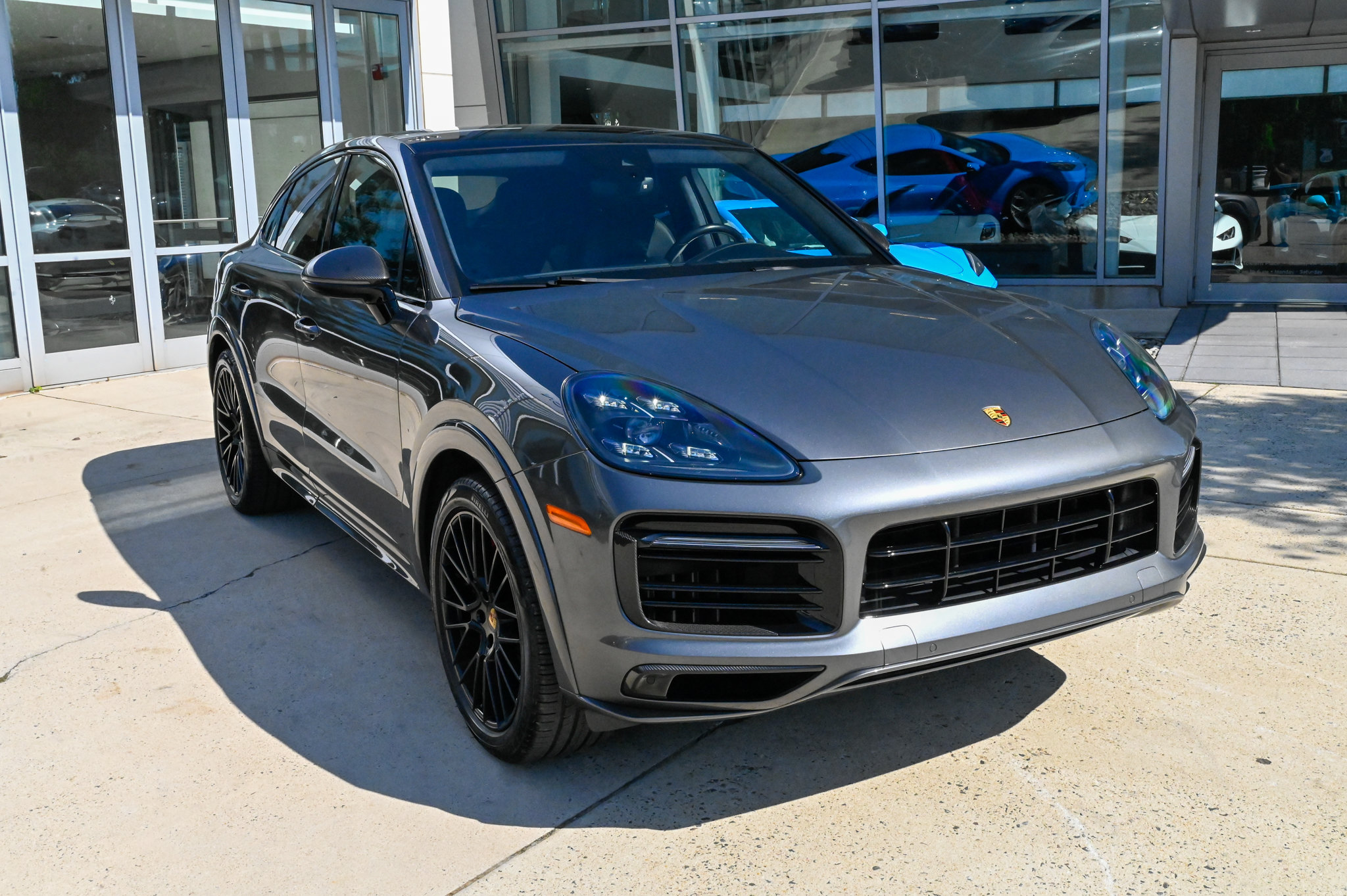 Used 2023 Porsche Cayenne GTS AWD/4WD image 3
