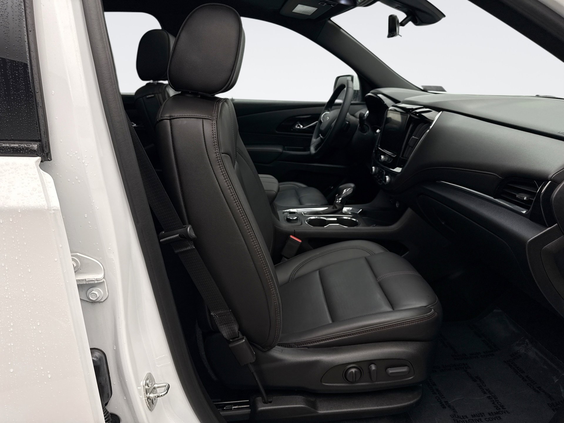 Used 2023 Chevrolet Traverse RS image 16