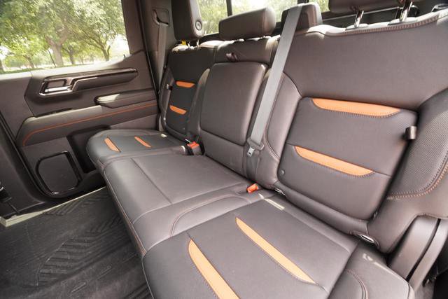 Used 2023 GMC Sierra 1500 AT4 w/ AT4 Premium Package AWD/4WD image 28