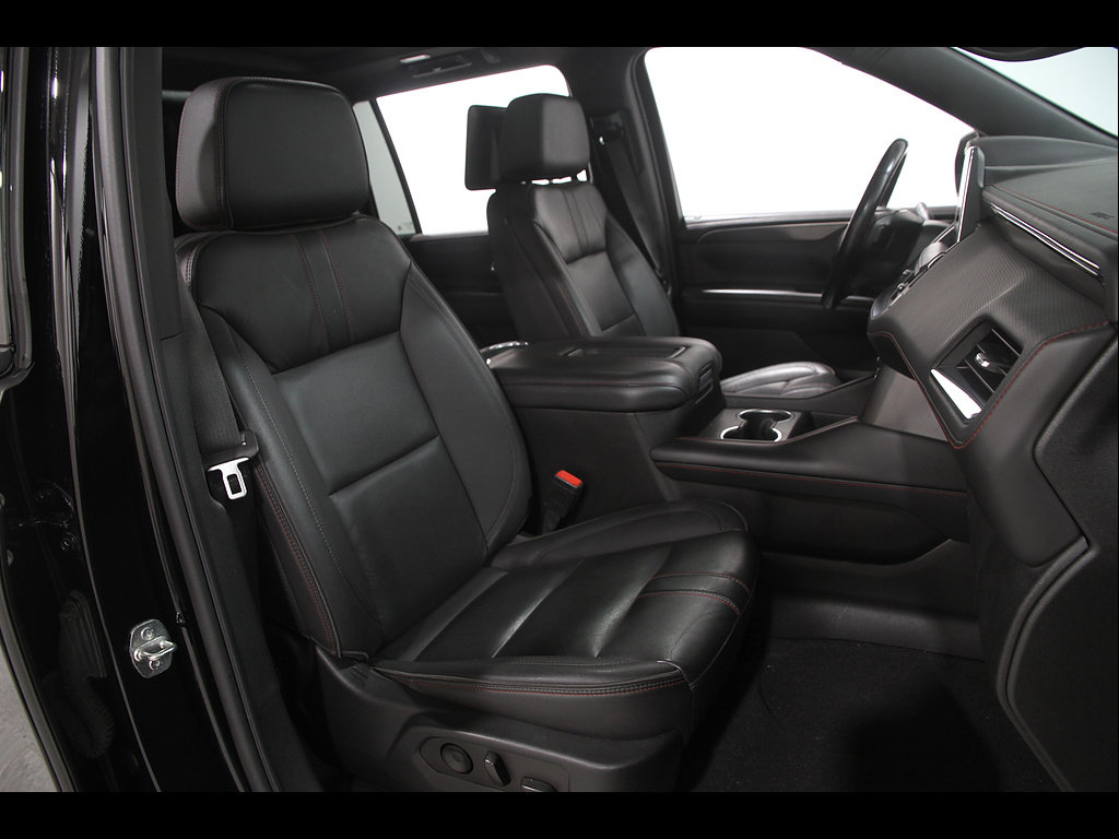 Used 2022 Chevrolet Suburban RST w/ Luxury Package AWD/4WD image 17