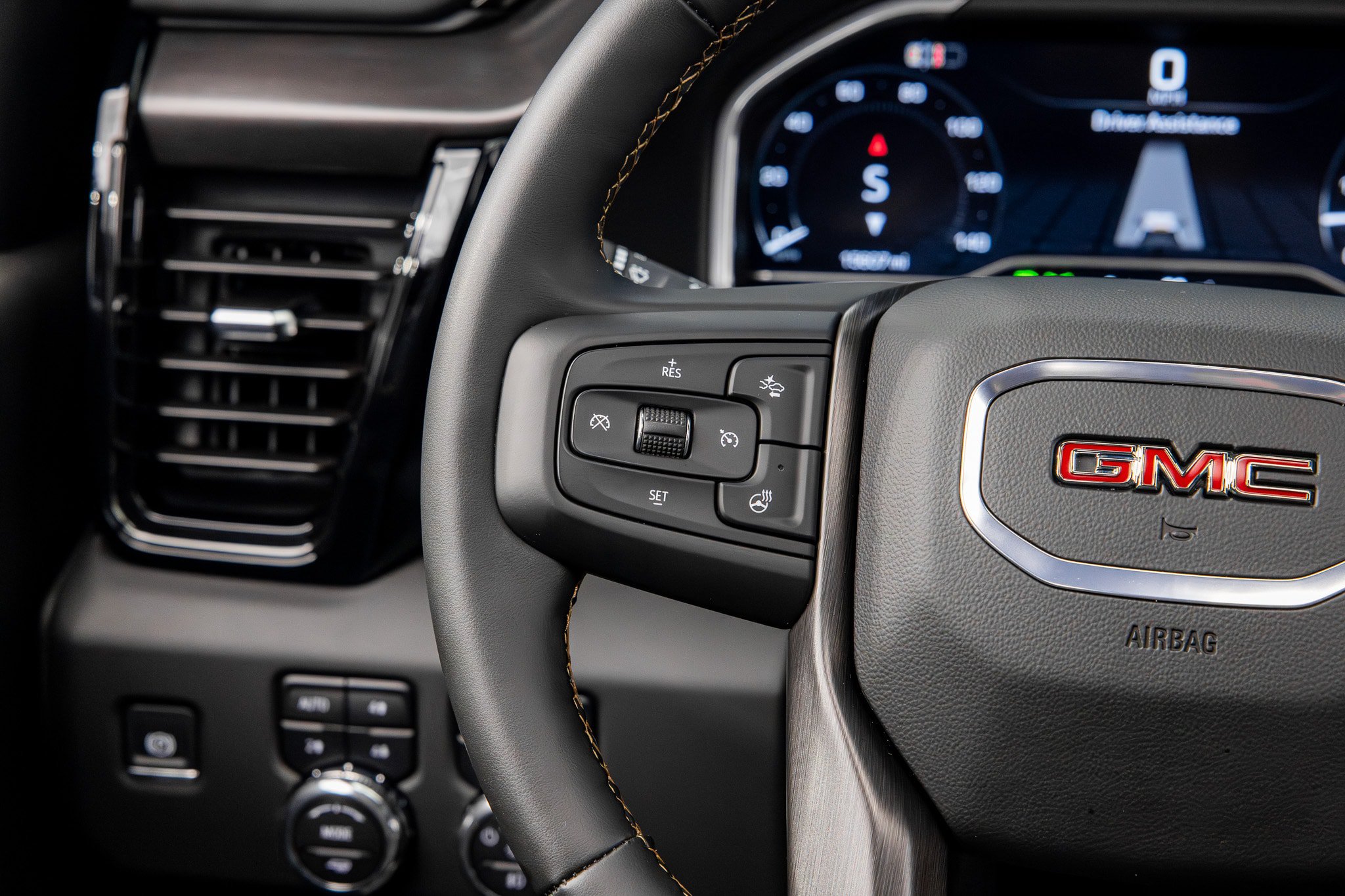 Used 2025 GMC Sierra 2500 AT4 w/ AT4 Premium Plus Package AWD/4WD image 48