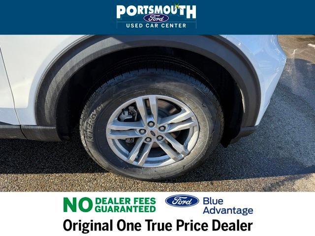 Used 2022 Ford Explorer XLT w/ Equipment Group 202A AWD/4WD image 37