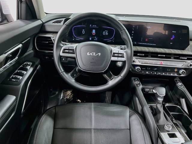 Certified 2024 Kia Telluride EX w/ EX Captain's Chair Package FWD image 24