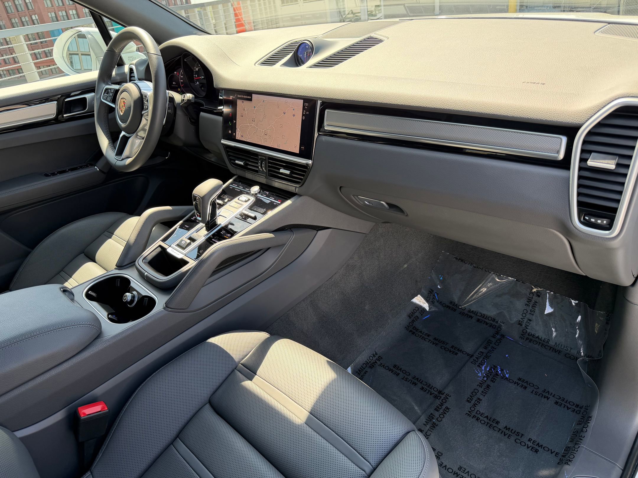 Certified 2023 Porsche Cayenne Platinum Edition image 17