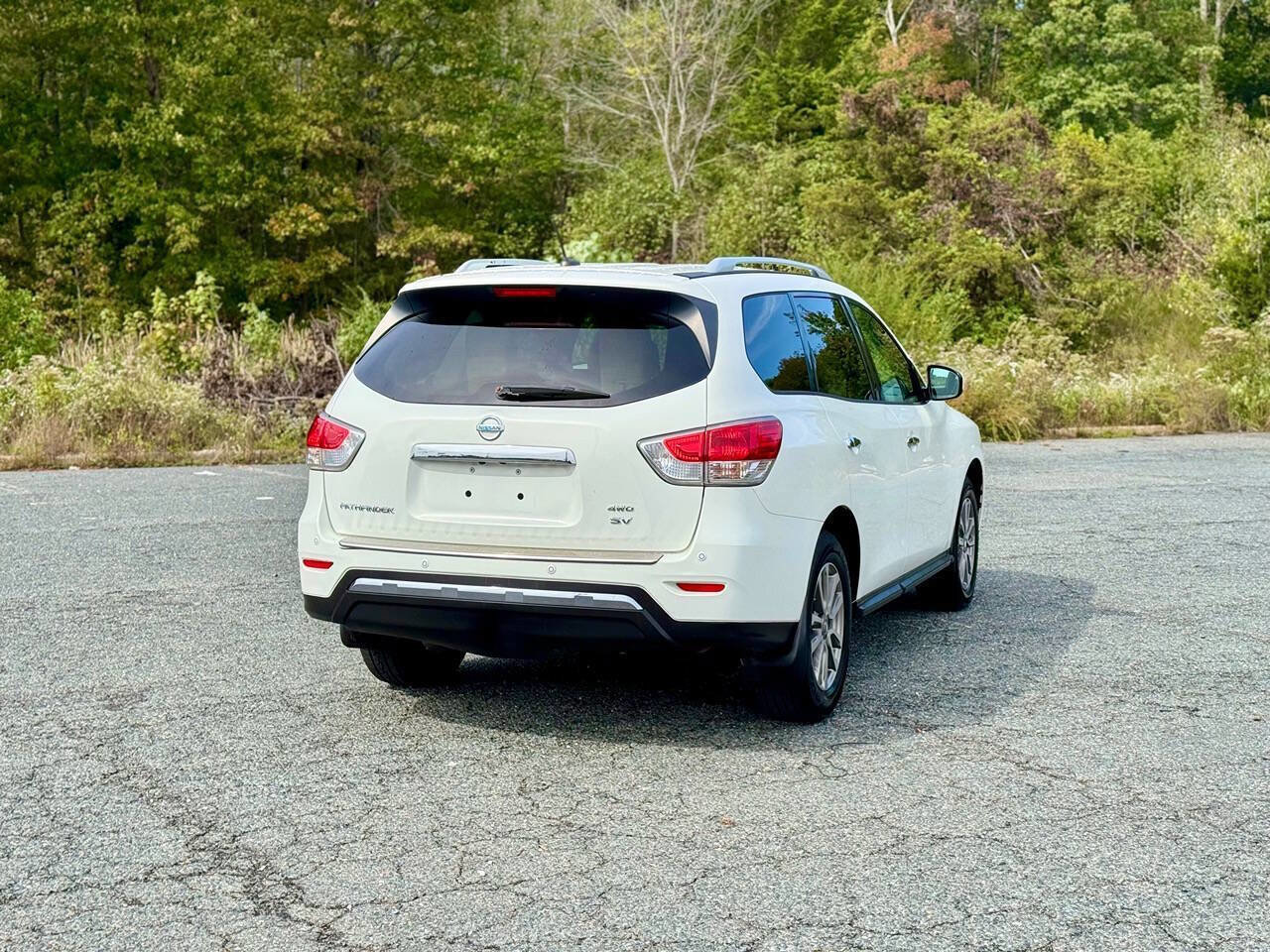 Used 2014 Nissan Pathfinder SV image 8