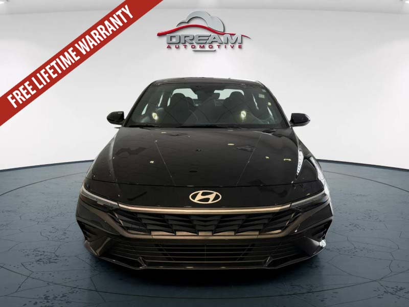 Used 2025 Hyundai Elantra Sport FWD image 3
