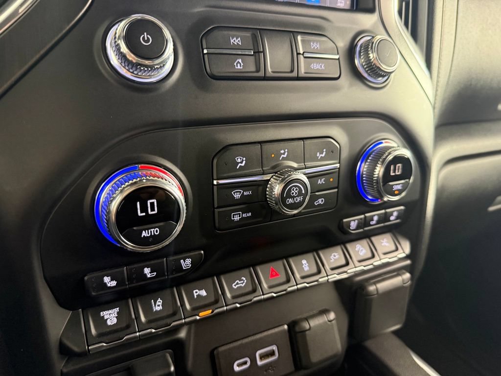Used 2021 GMC Sierra 3500 AT4 w/ AT4 Premium Plus Package AWD/4WD image 35