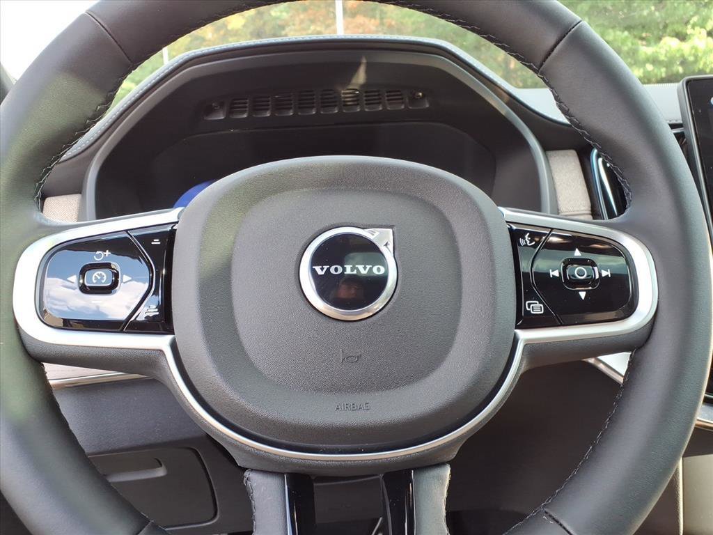 New 2026 Volvo XC90 B6 Plus w/ Protection Package Premier image 26
