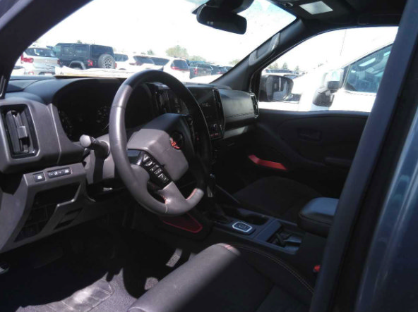Used 2026 Nissan Frontier PRO-4X AWD/4WD image 10