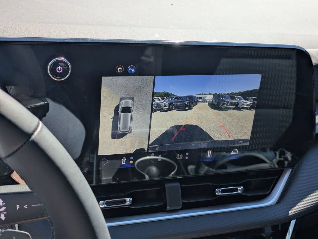 New 2026 Chevrolet Equinox LT w/ Safety and Technology Package FWD image 18